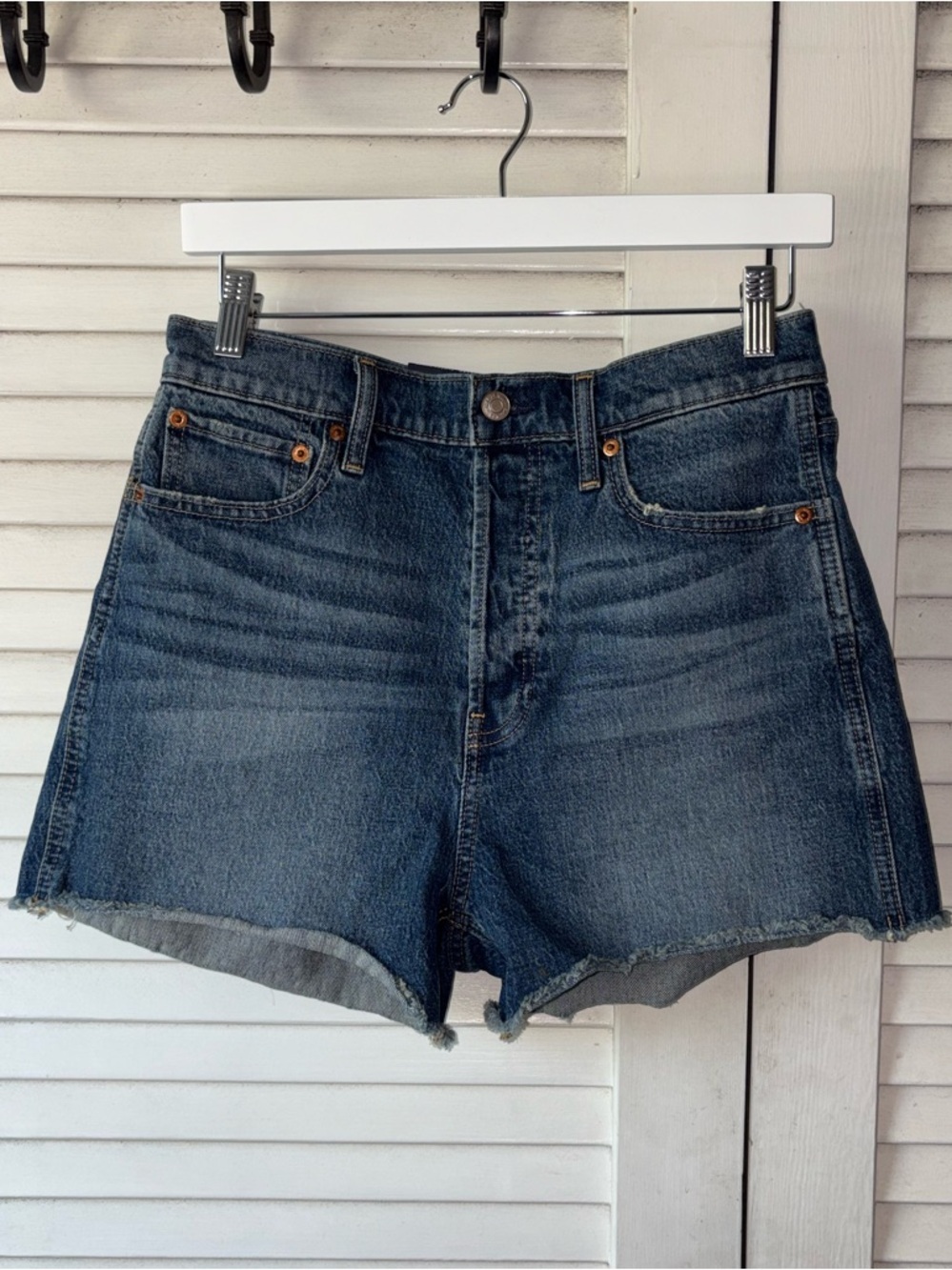 Gap Sky High Cheeky Denim Shorts 29 High Rise Button Fly Raw Hem - Picture 3 of 8